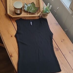Very Lightweight V-Neck Sleeveless Sweater